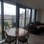 Dockland Apartment On The Peninsular